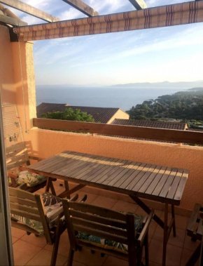 Appartement vue mer imprenable avec piscine